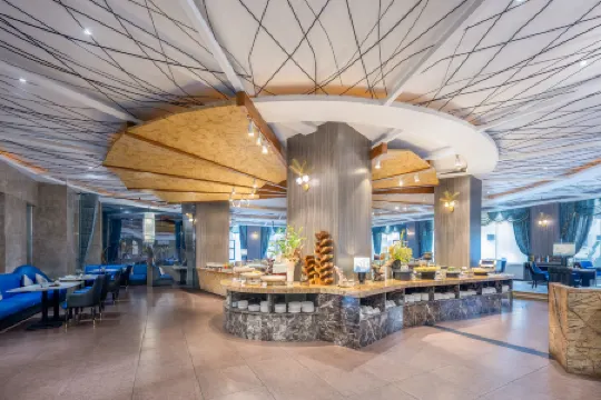 Huangma Holiday Grand Hotel (Haikou Qilou Old Street Provincial Government) Отели рядом с достопримечательностью «Main Plaza»