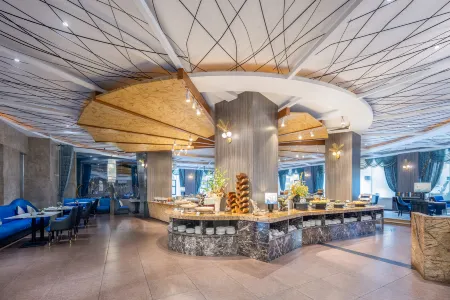 Huangma Holiday Grand Hotel (Haikou Qilou Old Street Provincial Government) Отели рядом с достопримечательностью «Hainan Institute of Science & Technology»