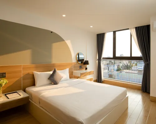 First Studio Hotel Da Nang Hotel dekat Marble Moutain