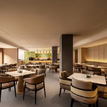Atour Hotel Jiashan Luoxing Central Garden Отели в г. Цзяшань