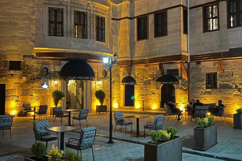 Four Mansions Hotel