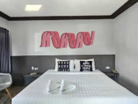 โรงแรมพาราเมาท์พาเลส โรงแรมในอำเภอ สะเดา