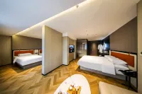 Maijian Hotel(Shenyang Yuhong Square Subway Station)