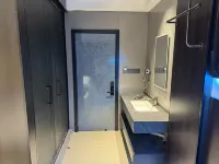 Xingyue E-sports Express Hotel - parking