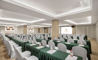 Vienna International Hotel Zhoukou Taikang Stadium County government branch