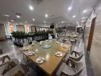 雅丁假日飯店（雅安四川農業大學店） - 2 星級