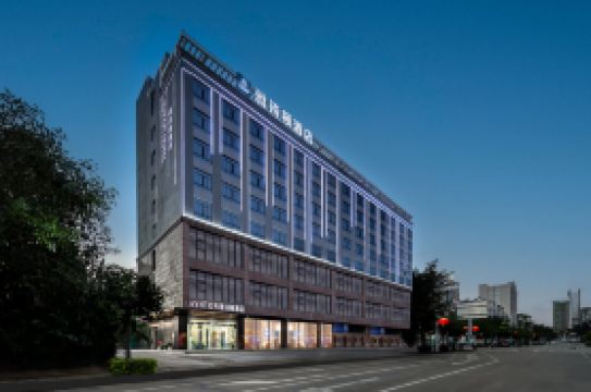 Aston Hotel (Wanning People's Hospital Branch)