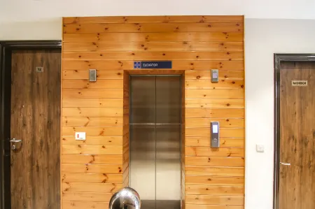 Hotel Rosewood Inn Отели рядом с достопримечательностью «Guru Nanak Dev University»