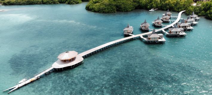 Menjaga Bay Hotels in Komodo
