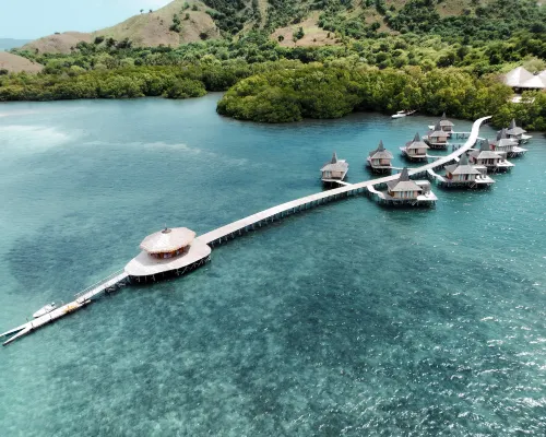 Menjaga Bay Hotels in Komodo