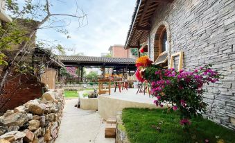 Qiancun Yard Homestay (Qingyan Ancient Town)
