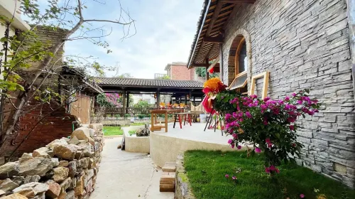 Qiancun Yard Homestay (Qingyan Ancient Town)