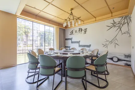 Yunshe Bieyuan (Shanghai Fengjing Ancient Town Branch) Отели рядом с достопримечательностью «Donglin Temple»