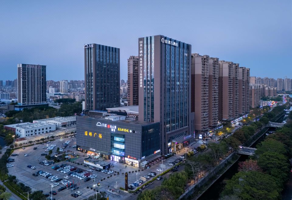 hotel overview picture