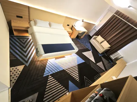 cuoqinxianbomanjiudian Отели в г. Цоцинь