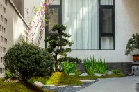 閱時·麓鳴山贊LumingHeights｜IMAX電影畫框·日照金山攬景民宿 鄰近世紀平價超市的酒店