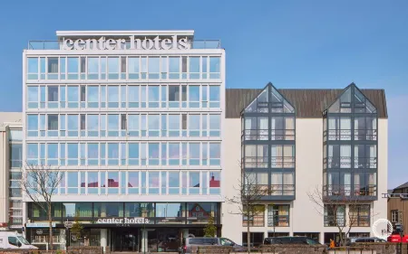 Center Hotels Plaza Отели рядом с достопримечательностью «Исландский университет»