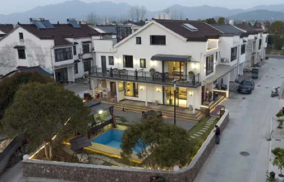 Jiuhuashan Lianzi Homestay (Jiuhuashan Scenic Area Tourist Service Center)