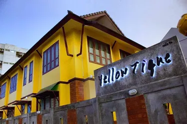 รูปภาพของYellow Tique Hotel