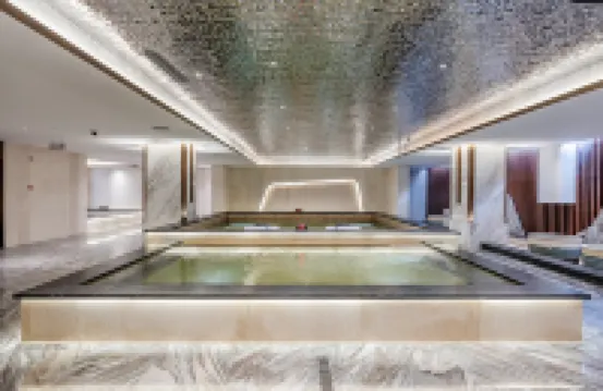 Chengde Longhua Luanshan Licheng Hot Spring Resort Hotel