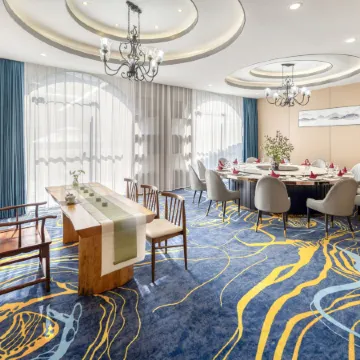 West Lake Hillview International Hotel Отели рядом с достопримечательностью «Храм Джинси»