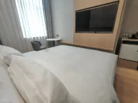 이룽루이윈 호텔（쯔보스판가오덩좐예학교） 쯔촨구 호텔