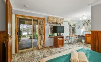 Robyn's Nest Lakeside Resort Hotel a Merimbula