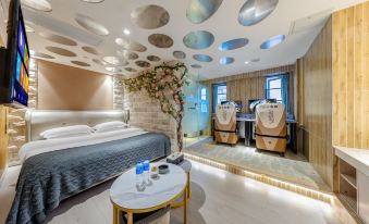 AURORA E-Sports Hotel(Kunming Derun Langyue Bay Agricultural University Branch)