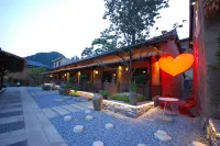 Qinling Xishi Mountain Lodge Hotels near Tianpeng Shanzhai