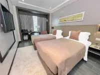 Newport Stay by Runway Manila & Attractions