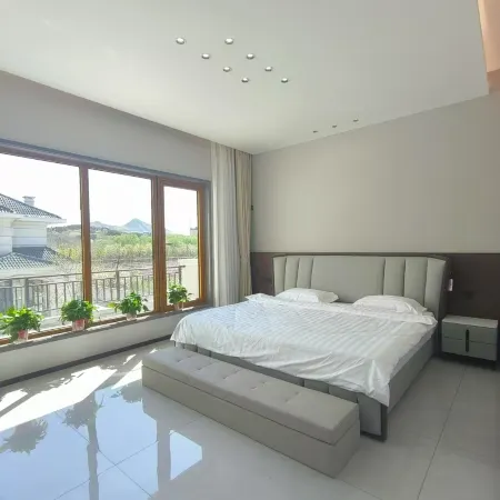 Silabao Small Town Hongyun Wenquan Naughty Castle Courtyard Villa