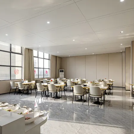 Lingbi Huangpu Hongtai Grand Hotel (LADI SHOPPING PLAZA)
