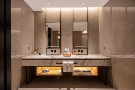 Tianzhu Yunjv Hotel (Tianzhu High-Speed Railway Station) Отели рядом со станцией Tianzhu Railway Station