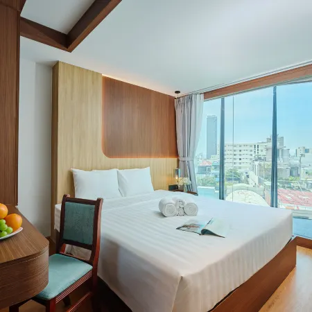 Elite Luxury Hotel by Elite24 Отели рядом с достопримечательностью «My Khe Pagoda»