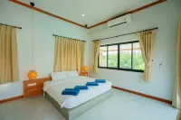 Luekpanee pool villa pranburi paknampran