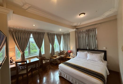 그랜드 로럴 호텔