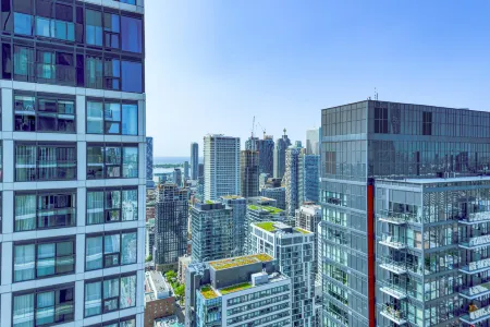 RivetStays - The Jarvis Отели рядом с достопримечательностью «Библиотека Торонто Паблик Лайбрари - Торонто Референс»