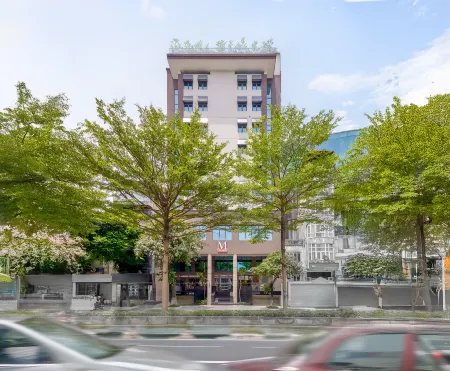 M Village Hotel Kim Ma Отели рядом с достопримечательностью «Мавзолей Хо Ши Мина»