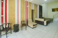 Hotel O Makassar near RS Grestelina formerly Wisma Makassar Hotel in zona Simpatik Aquarium