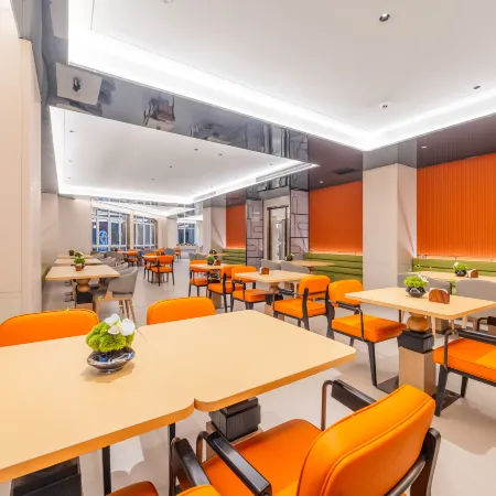 Starway Hotel (Yining Administrative Service Center State Museum)