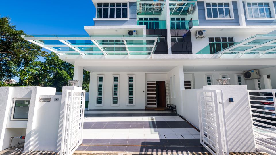 Batu Ferringhi Elegant Grey Marble 5 Bedrooms Penang Homestay Penang