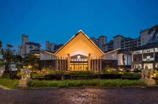 Jifeng International Hotel (Wanning High Speed Railway Station) 둥산링(동산령)문화관광지 주변 호텔