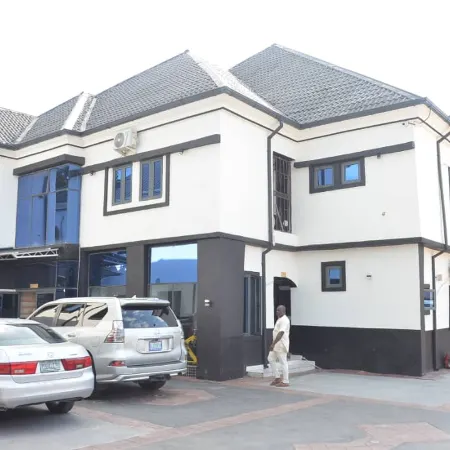 OceanWinds Royal Apartments Отели в г. Калабар