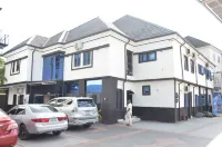 OceanWinds Royal Apartments Hotel a 