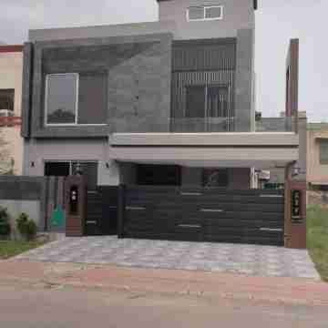 Comflux Bahria Hotel Exterior