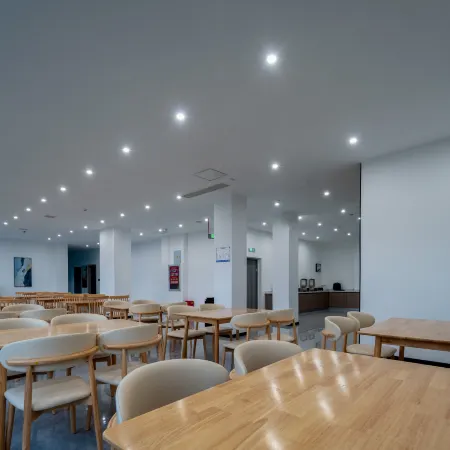 Yicheng Hotel (Hengxiu Middle School Store)