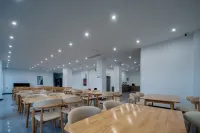 Yicheng Hotel (Hengxiu Middle School Store) - vue sur la montagne