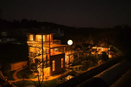 Moonlit Stay Hotel