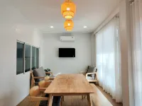 Aqua Beach House Hotels in Sikao