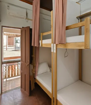 ทราเวล ไทม์ วิลล่า เกสต์เฮาส์